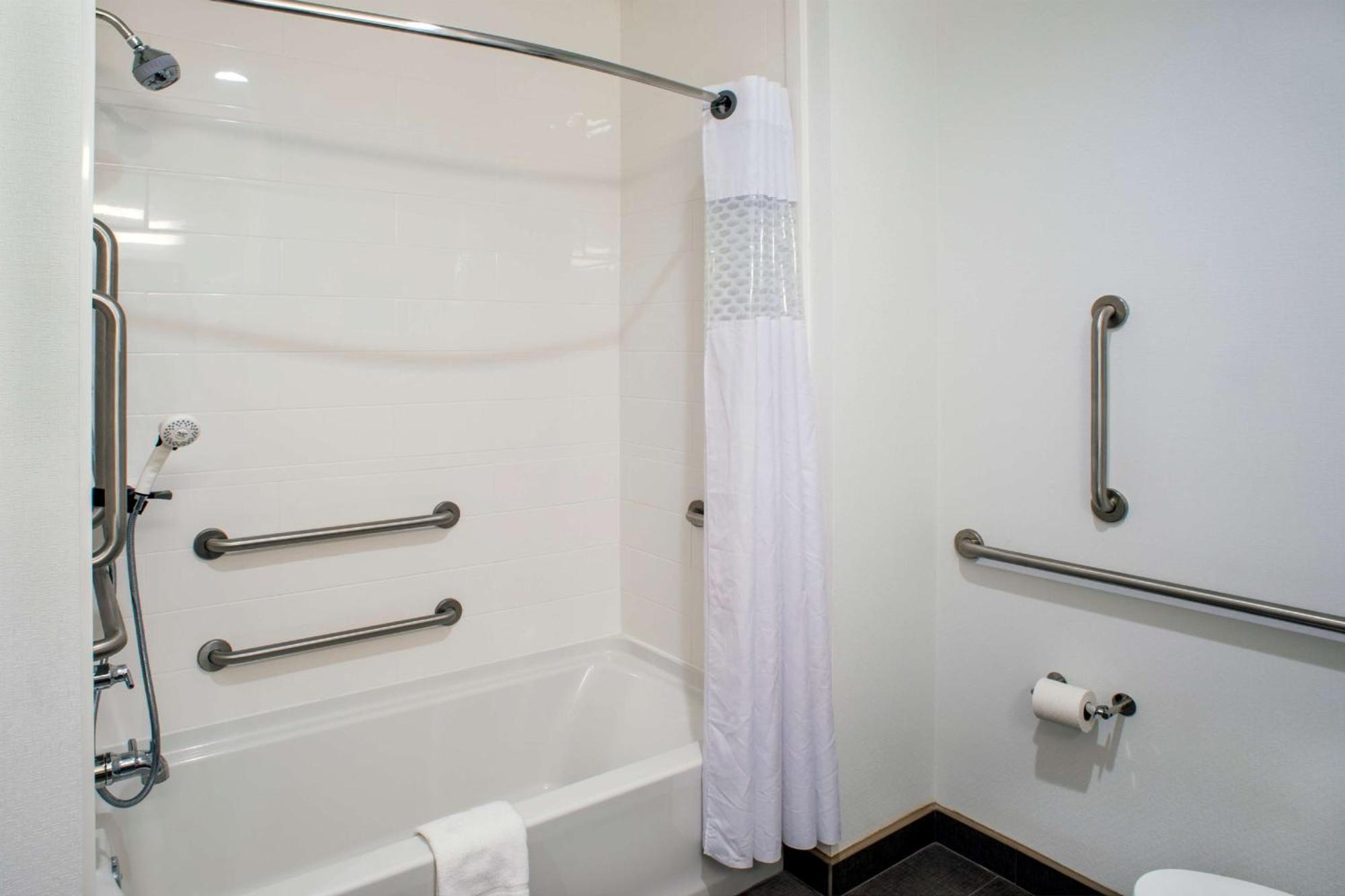 Hampton Hotel 3*